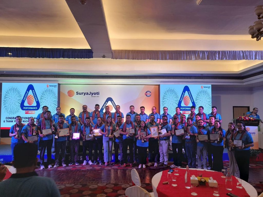 पोखरामा सूर्यज्योति लाइफ इन्स्योरेन्स कम्पनीको भव्य बिक्री सम्मेलन आयोजना समापन।