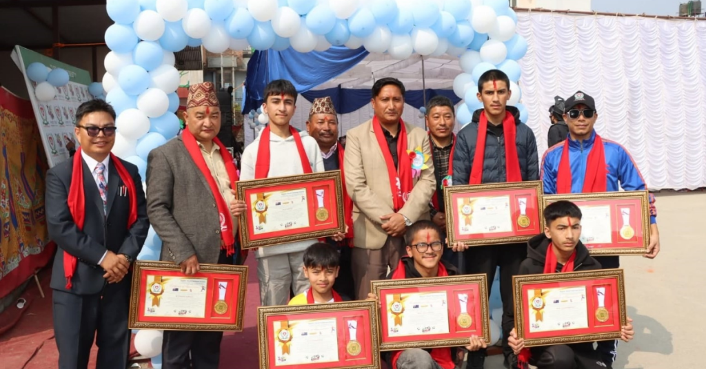 फुटसल टोली सम्मानित